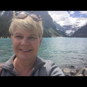 Meet your Posher, Robyn